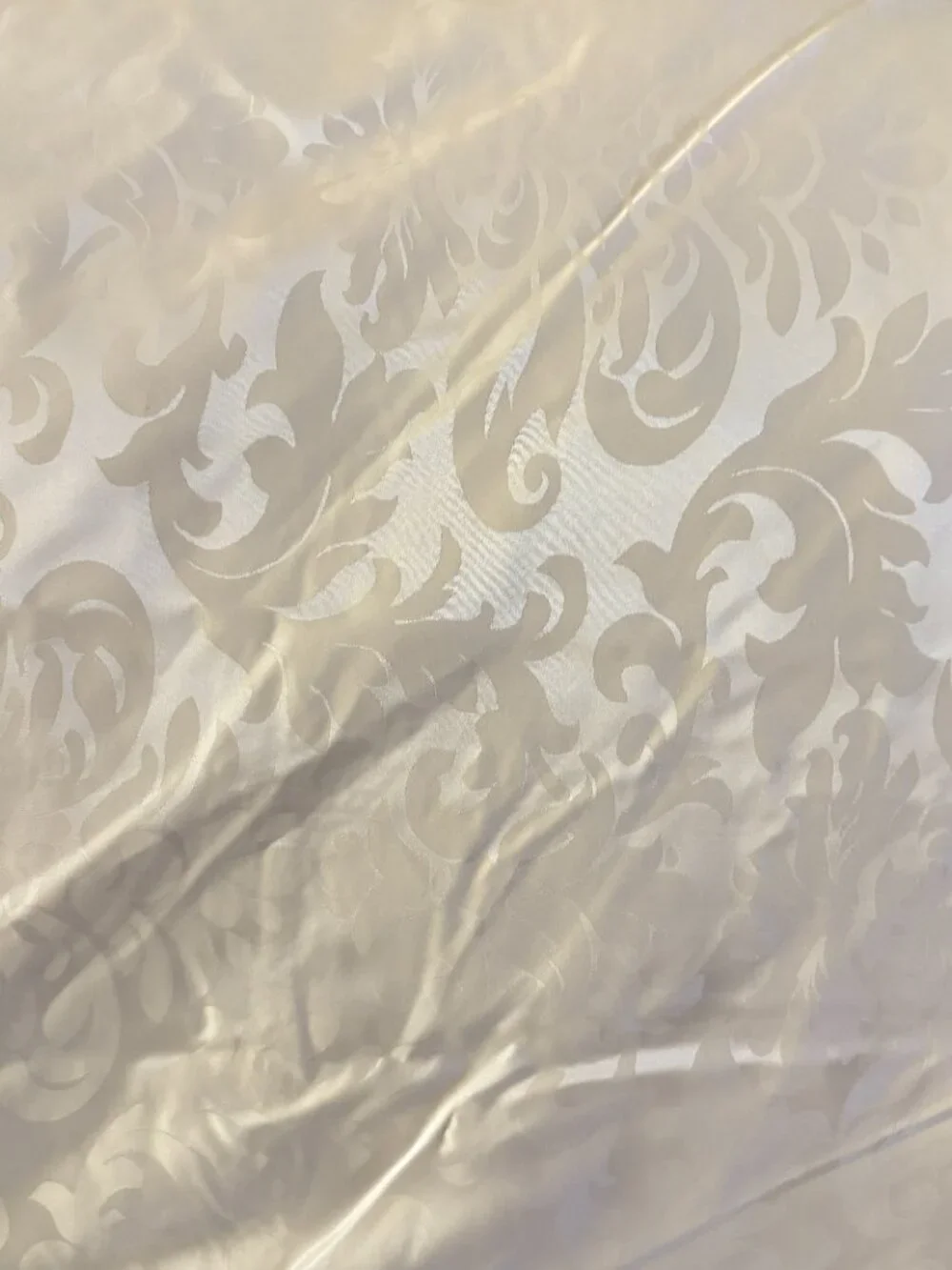 Bloomingdale’s USA New Queen Down White Goose 100% German Silk Jacquard 36oz